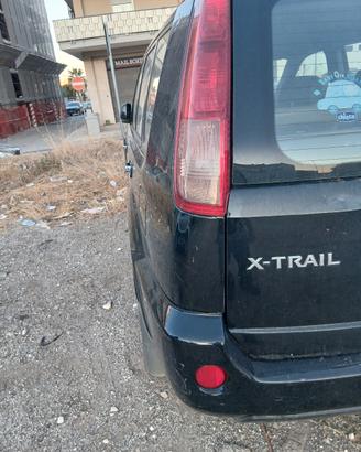 portellone nissan X-TRAIL  anno 2004