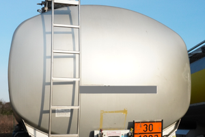 Semirimorchio  cisterna SACIM  2 scomparti