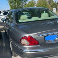 Jaguar xtype con fermo