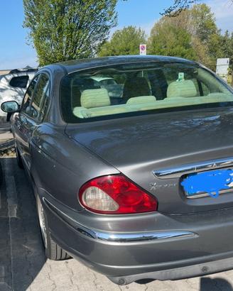 Jaguar xtype con fermo