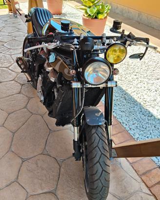 Suzuki GSXR 1100 cafe racer