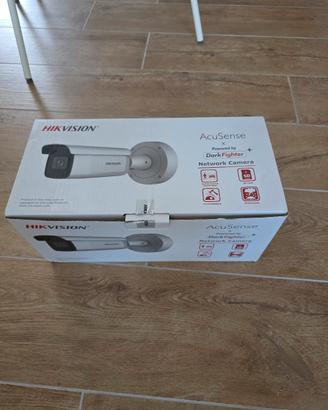 Telecamera hikvision AcuSense DS-2CD2688G2-IZS