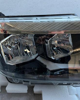 Faro lato destro volkswagen crafter