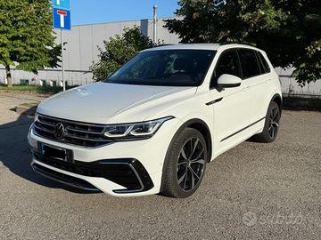 VOLKSWAGEN Tiguan 4 motion R-line 2.0 TDI 150 CV S