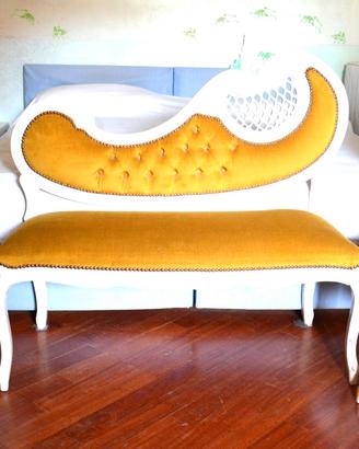 salottino in stile liberty in legno laccato b.co.