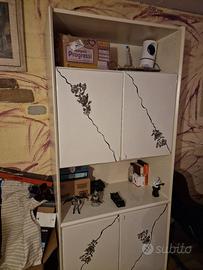 armadio con vetrina 