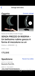 Bellissimò rubino grezzo a forma di mezzaluna