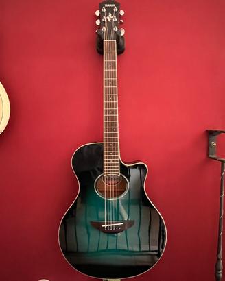 Chitarra acustica amplificata