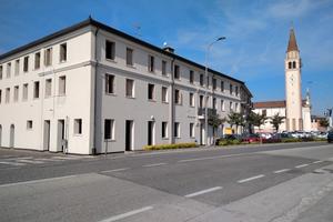 SUPERFICIE COMMERCIALE CENTRO LOREGGIA 