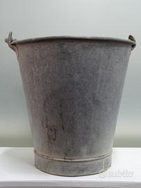 Secchio d'epoca in zinco