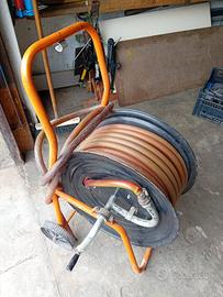 Carrello avvolgitubo in metallo con bobiba tubo