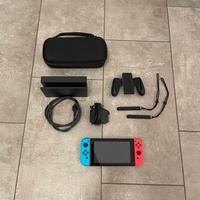 Nintendo switch con custodia e accessori