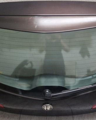 PORTELLONE ALFAROMEO 147  CON SPOILER NERO 