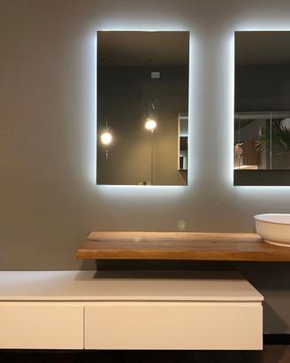 Bagno espositivo , ripiano legno, pensile sospeso