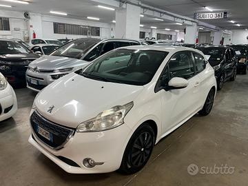 Peugeot 208 1.2 solo 90mila km