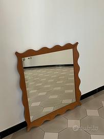 Specchio Vintage in Legno con Cornice Sagomata