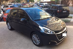 Peugeot 208 PureTech 82 5 porte Allure