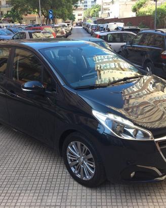 Peugeot 208 PureTech 82 5 porte Allure