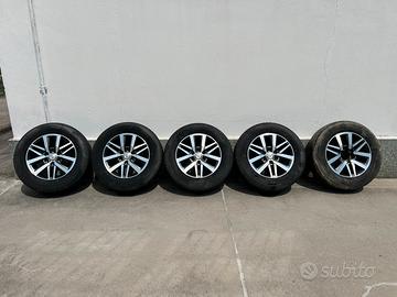 5 ruote Toyota Hilux 2017 originali R18