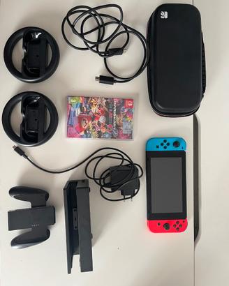 nintendo switch con controller e mario kart