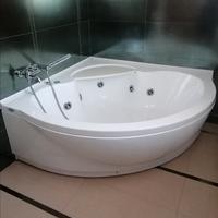 vasca da bagno angolare idromassaggio