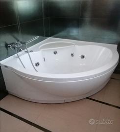 vasca da bagno angolare idromassaggio