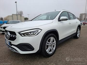 MERCEDES-BENZ GLA 200 d Automatic 4Matic Sport