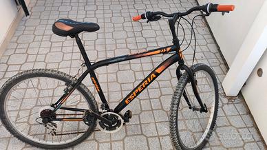 Mountain bike 27,5  di due anni, usata poche volte