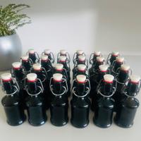 Bottigliette ricercate in vetro scuro