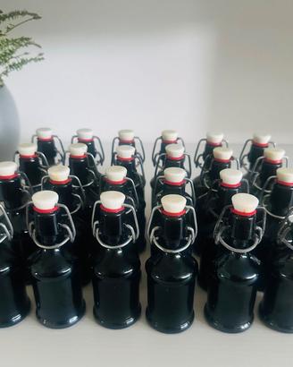 Bottigliette ricercate in vetro scuro