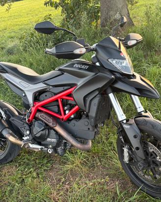 Ducati hypermotard 821