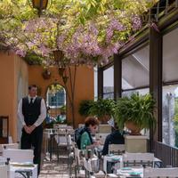 Chef de rang cameriere di sala