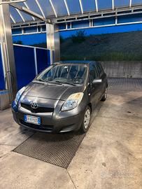 Toyota yaris 1.3 2009 benzina