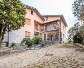 QUADRILOCALE IN VILLA CON BOX DOPPIO