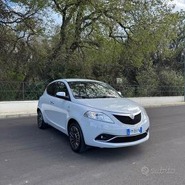 Lancia Ypsilon 1.2 69 CV 5 porte Mya