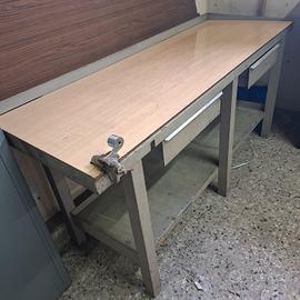 tavolo da lavoro 