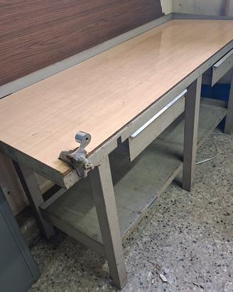 tavolo da lavoro 