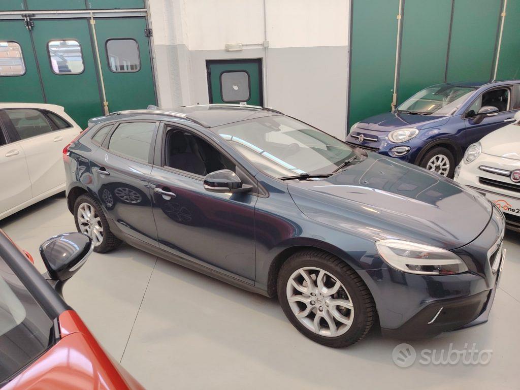 Volvo V40 2019 photo 2