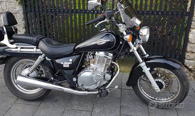 SUZUKI MADEUR 250