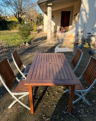 set esterno con 4 seggiole foppapedretti e tavolo