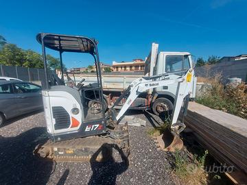 BOBCAT E17 MINIESCAVATORE