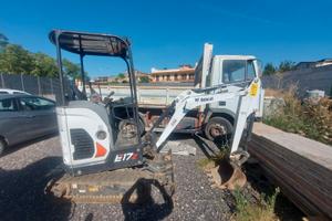 BOBCAT E17 MINIESCAVATORE