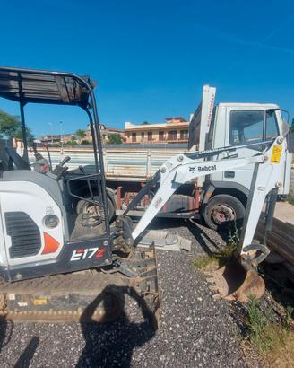 BOBCAT E17 MINIESCAVATORE