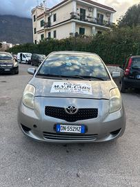 Toyota Yaris 1.0 5 porte