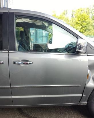 Porta anteriore dx nuda LANCIA VOYAGER del 2013
