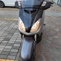 Yamaha X-Max 250