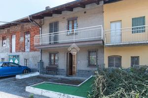 CASA SEMINDIPENDENTE A CIRIÈ
