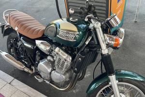 Triumph Thunderbirds 900