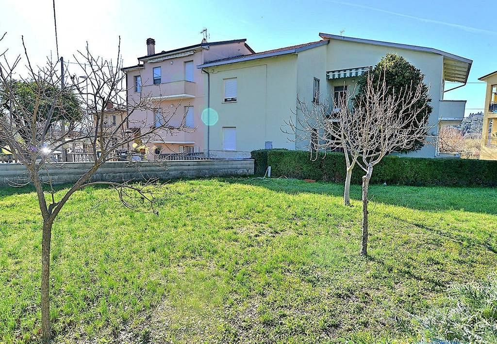 Appartamento di 125 m² con 5 locali e box auto a F - Vista 2