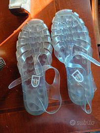 Sandali tradizionali in plastica gomma